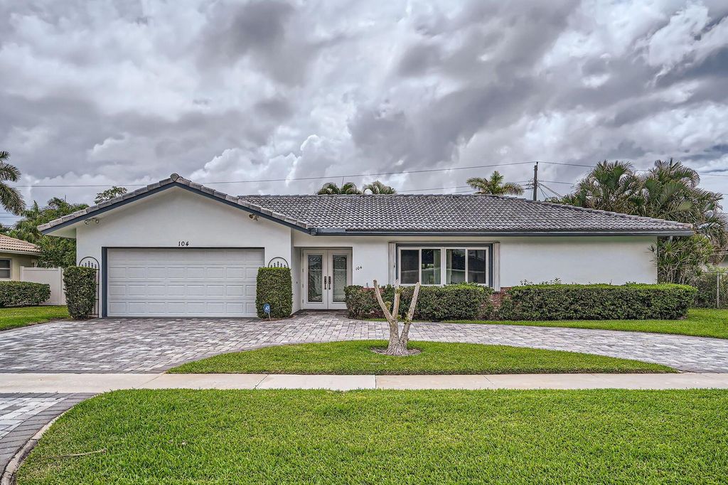 Photo of 104 St Cloud Lane, Boca Raton, FL 33431 (MLS # R11101878)
