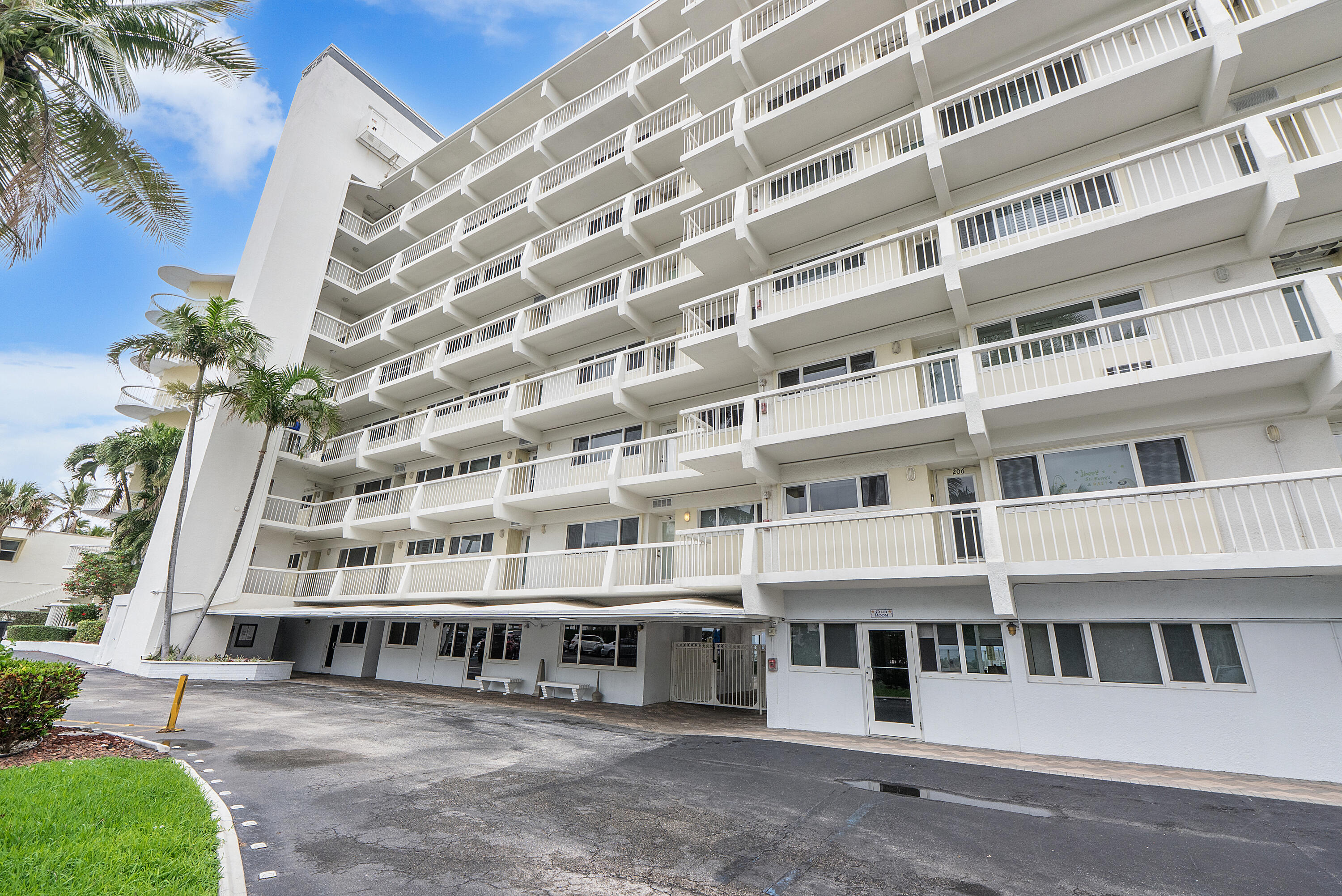 COVE BEACH CLUB CO-OP - Residential