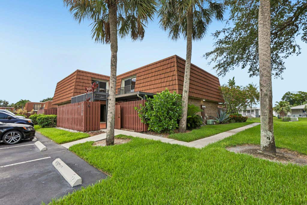 Photo of 1176 SW 118th Terrace, Davie, FL 33325 (MLS # B26047703)