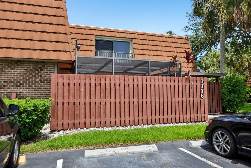 Photo of 1176 SW 118th Terrace, Davie, FL 33325 (MLS # B26047703)