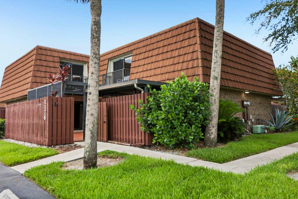Photo of 1176 SW 118th Terrace, Davie, FL 33325 (MLS # B26047703)