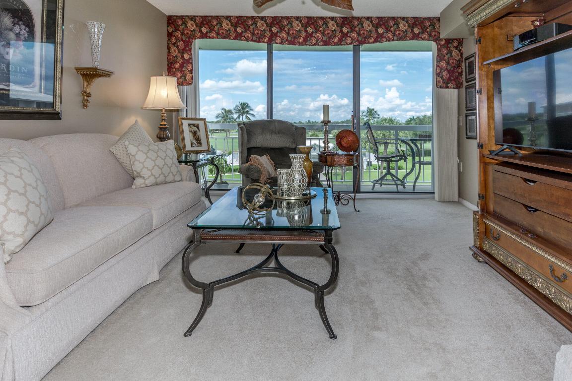 WHITEHALL VILLAGE - Residential