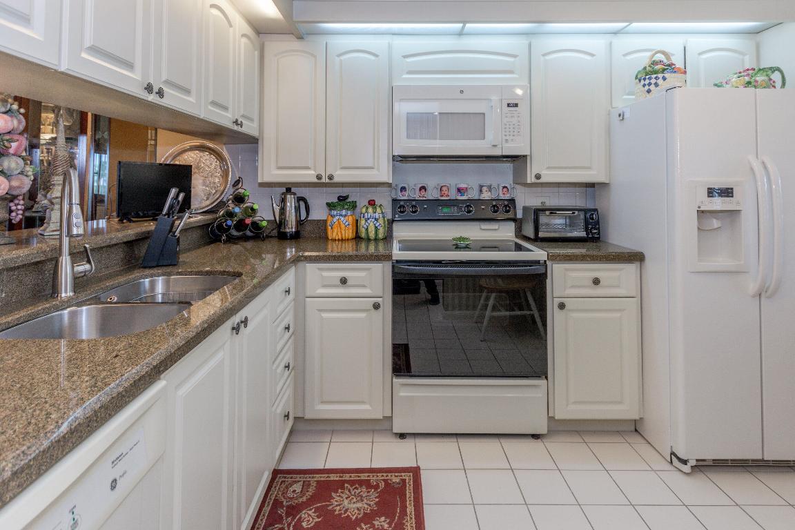 WHITEHALL VILLAGE - Residential