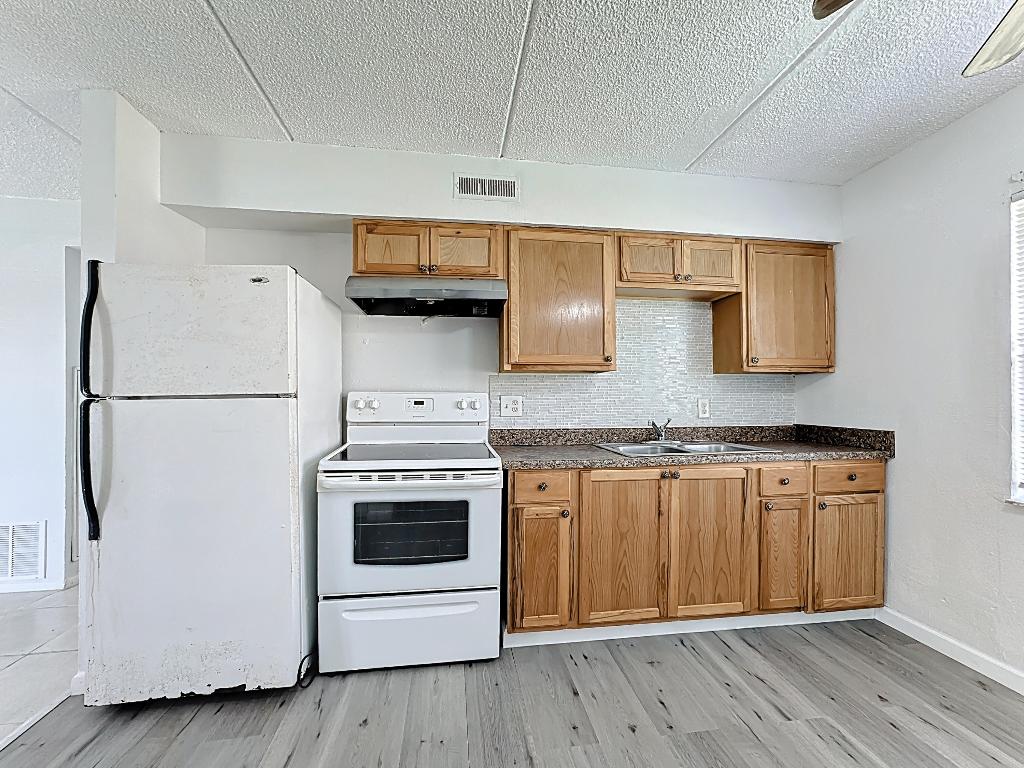 PALM GARDENS CONDO - Residential