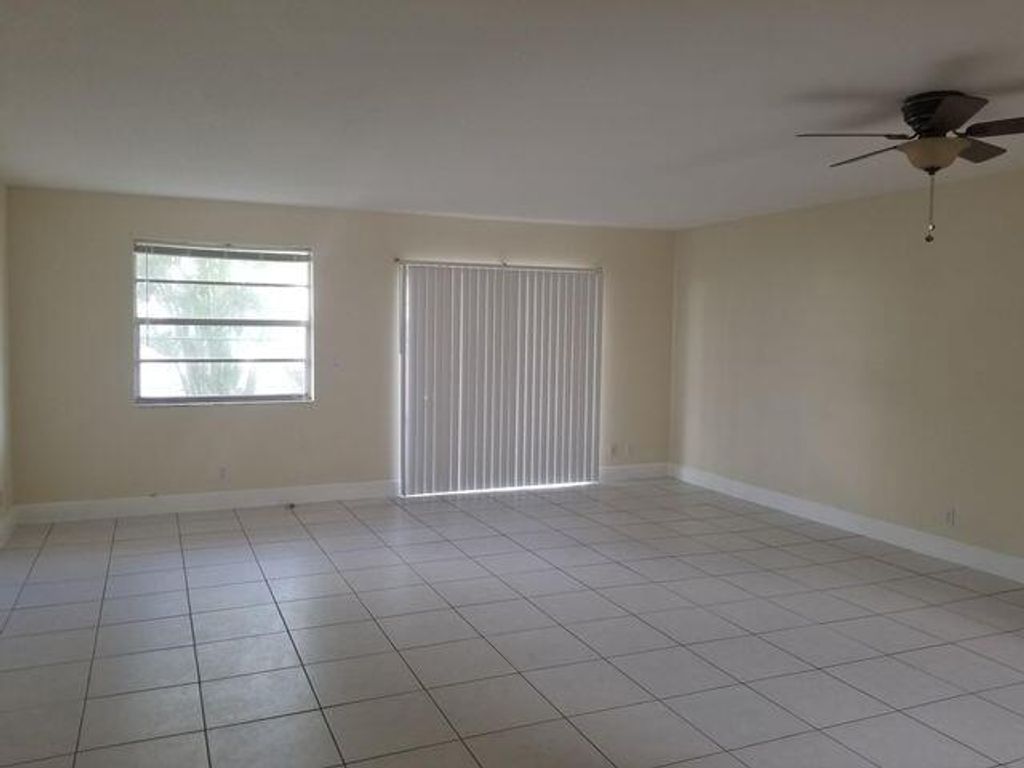 Photo of 720 N Dixie Highway #202, Lantana, FL 33462 (MLS # R11151296)