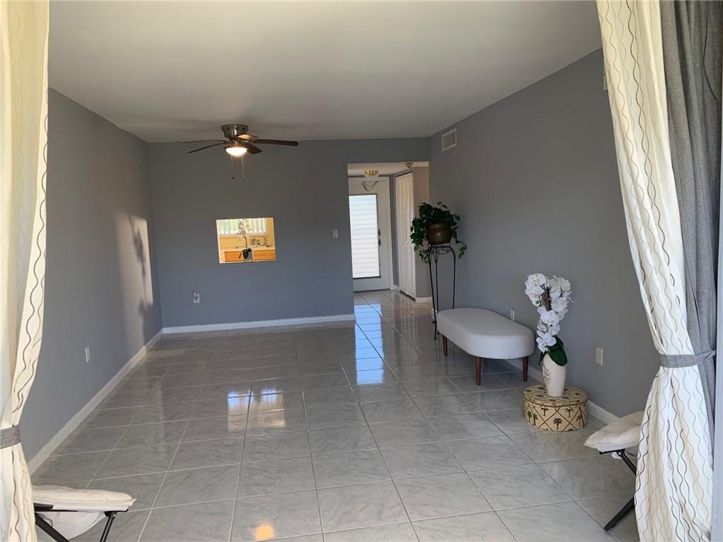 Sunrise lakes condominum - Residential