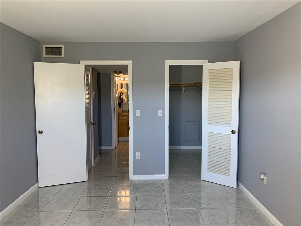 Sunrise lakes condominum - Residential