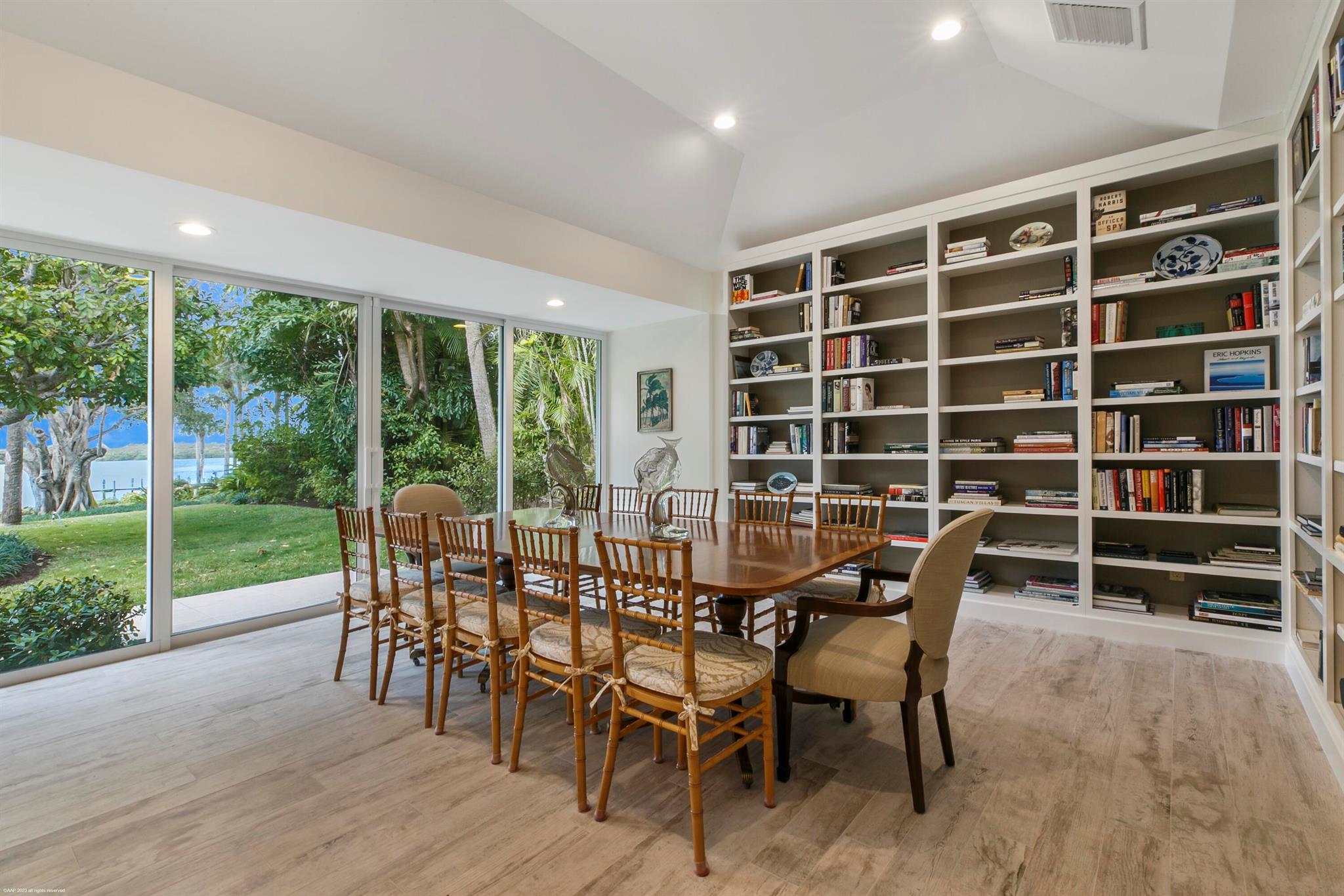 JUPITER ISLAND - Residential