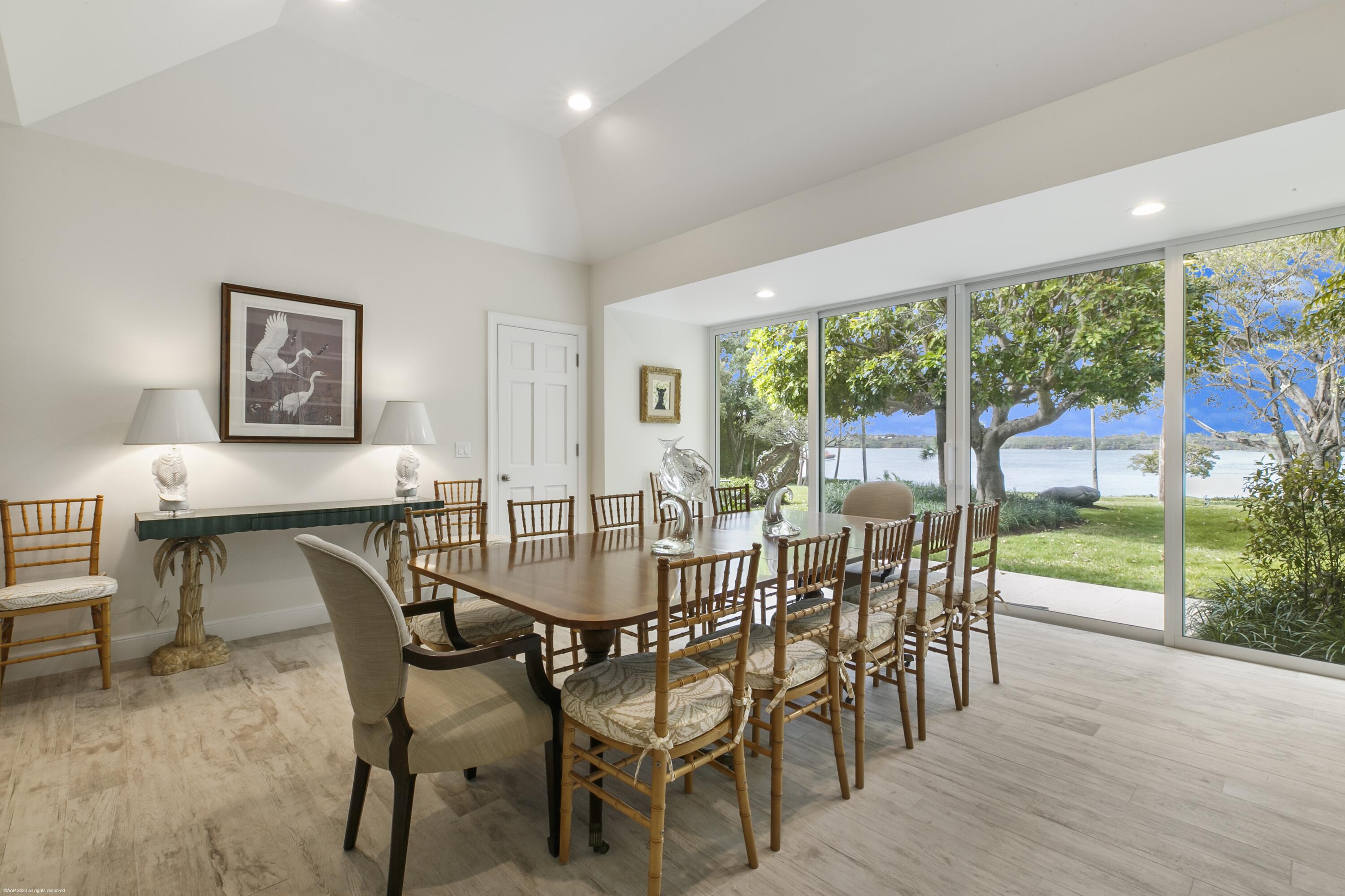 JUPITER ISLAND - Residential