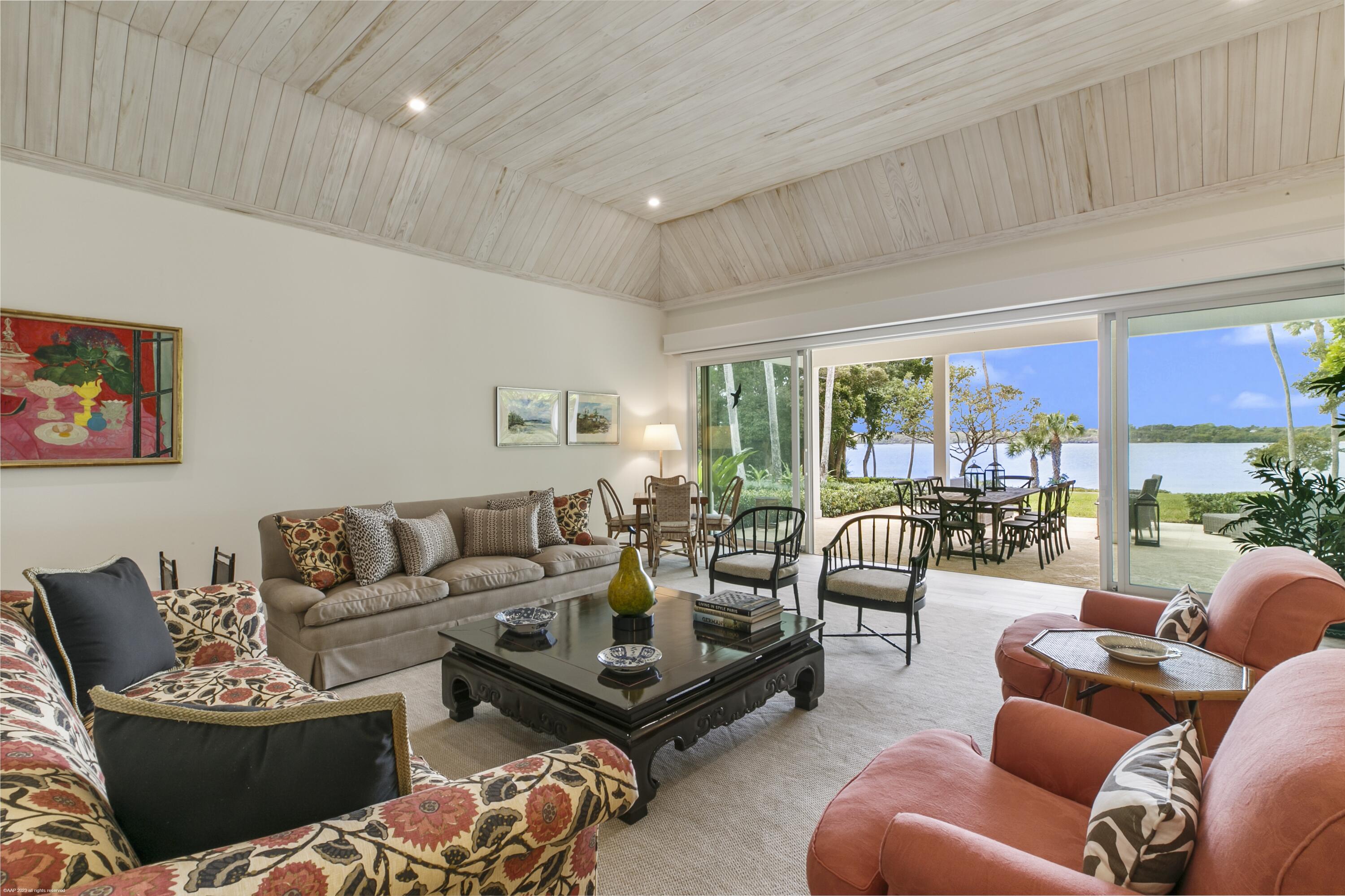 JUPITER ISLAND - Residential