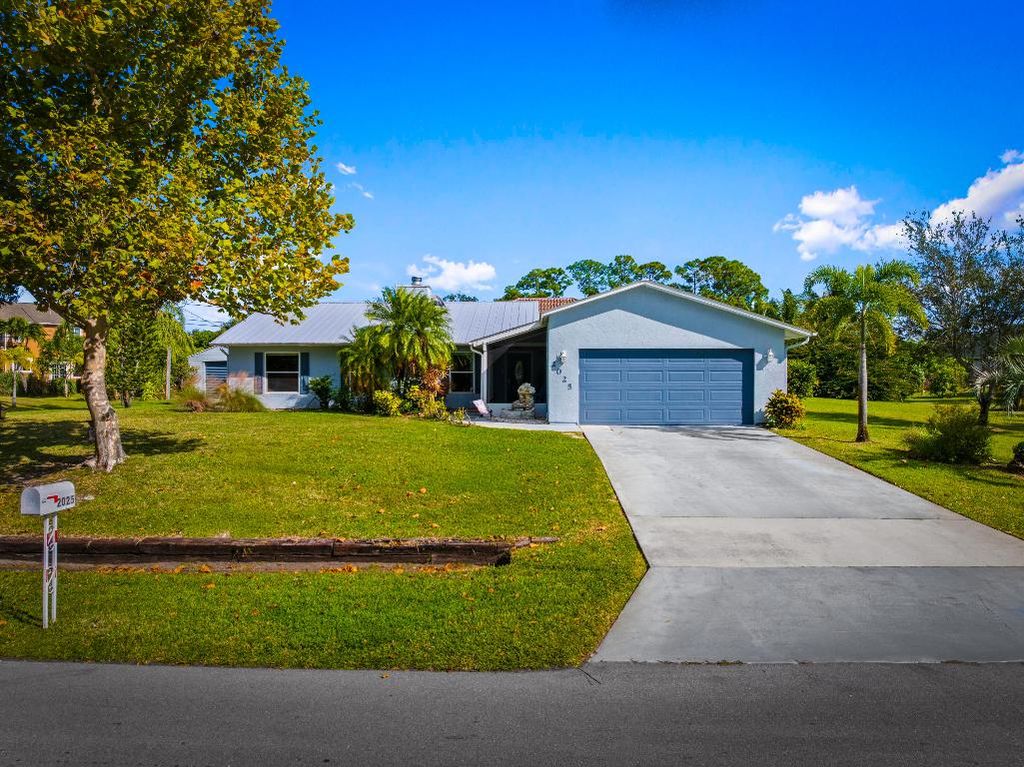Photo of 2025 SW Driftwood Street, Port Saint Lucie, FL 34953 (MLS # R11142450)