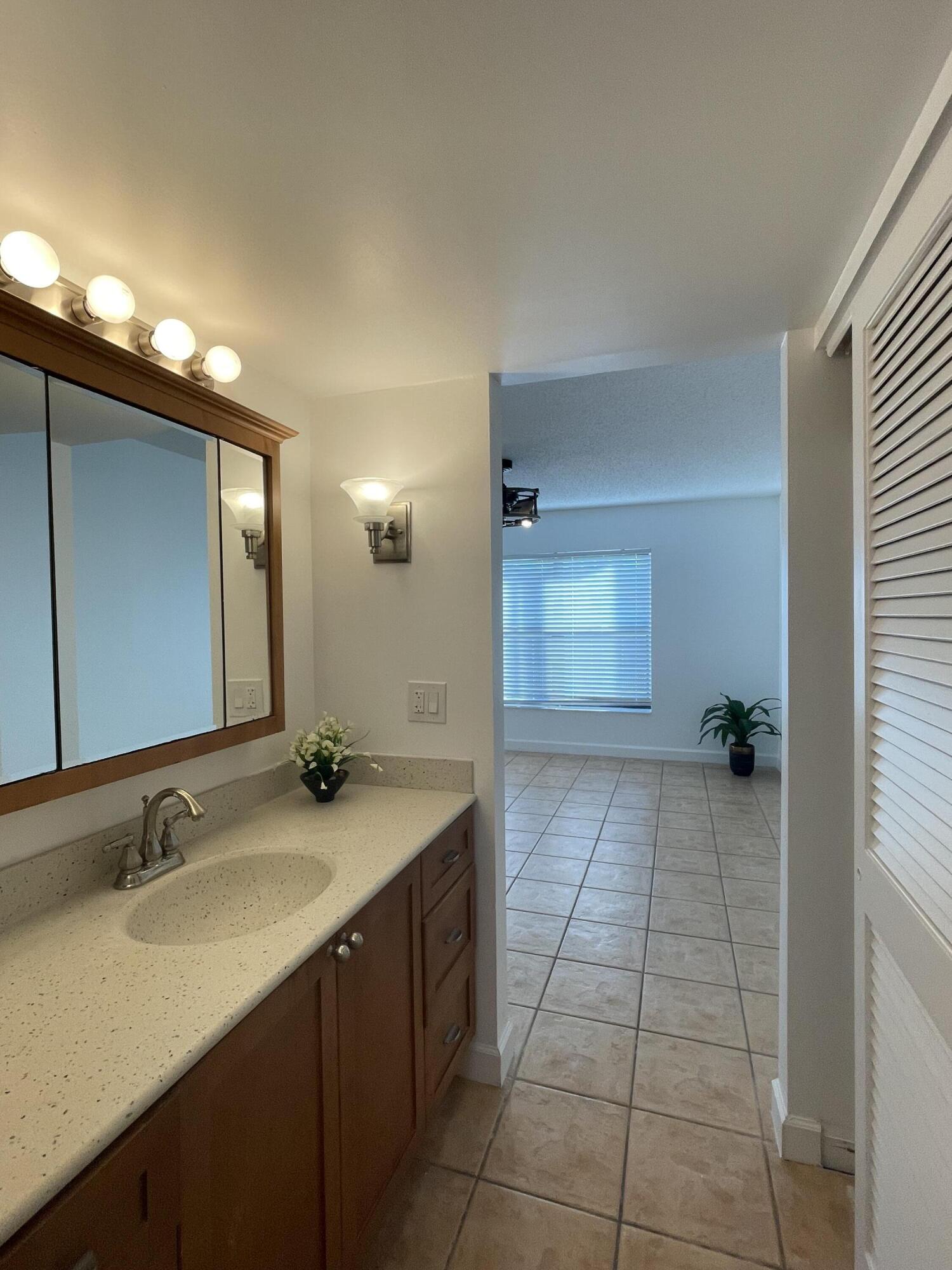 HIDDEN HARBOUR OF THE PALM BEACHES COND DECL FILED - Residential Lease