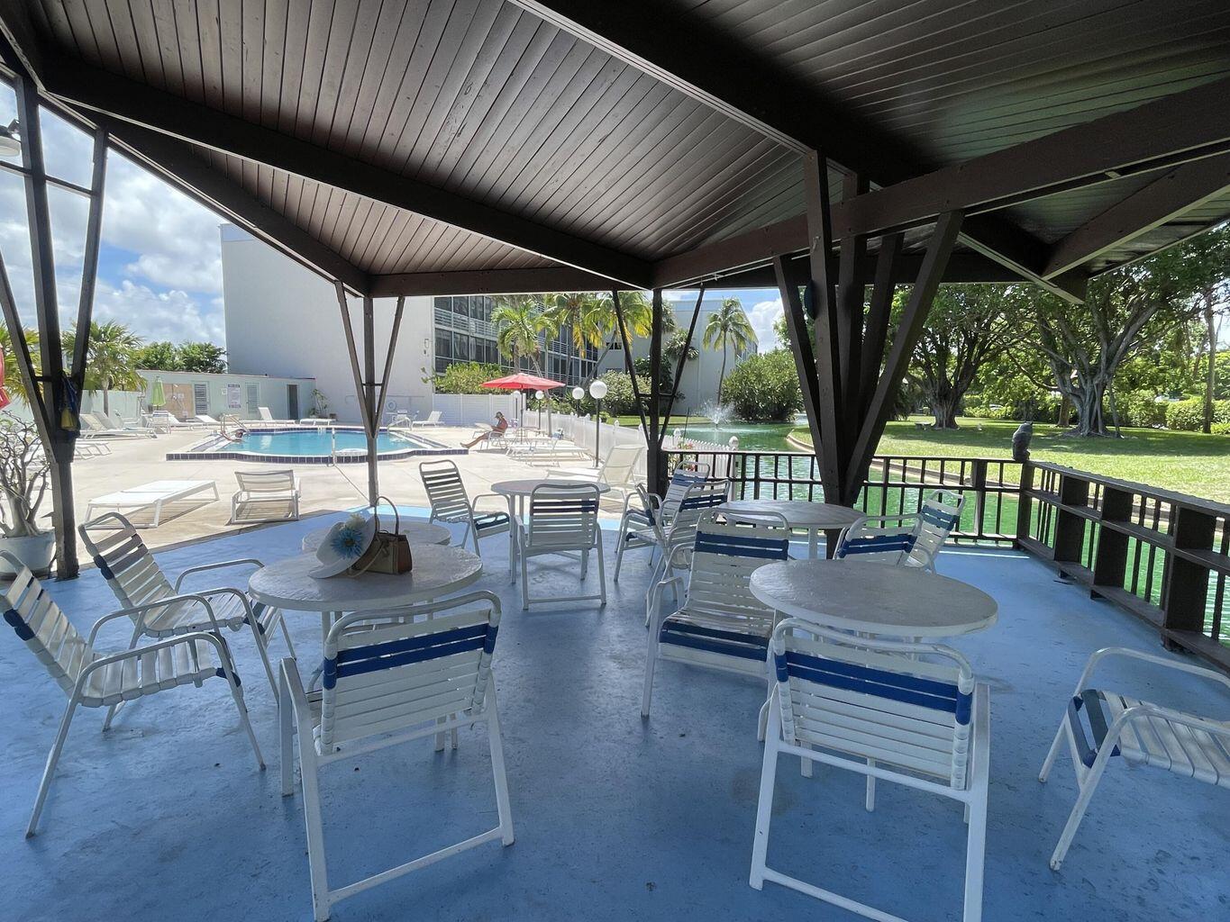 HIDDEN HARBOUR OF THE PALM BEACHES COND DECL FILED - Residential Lease