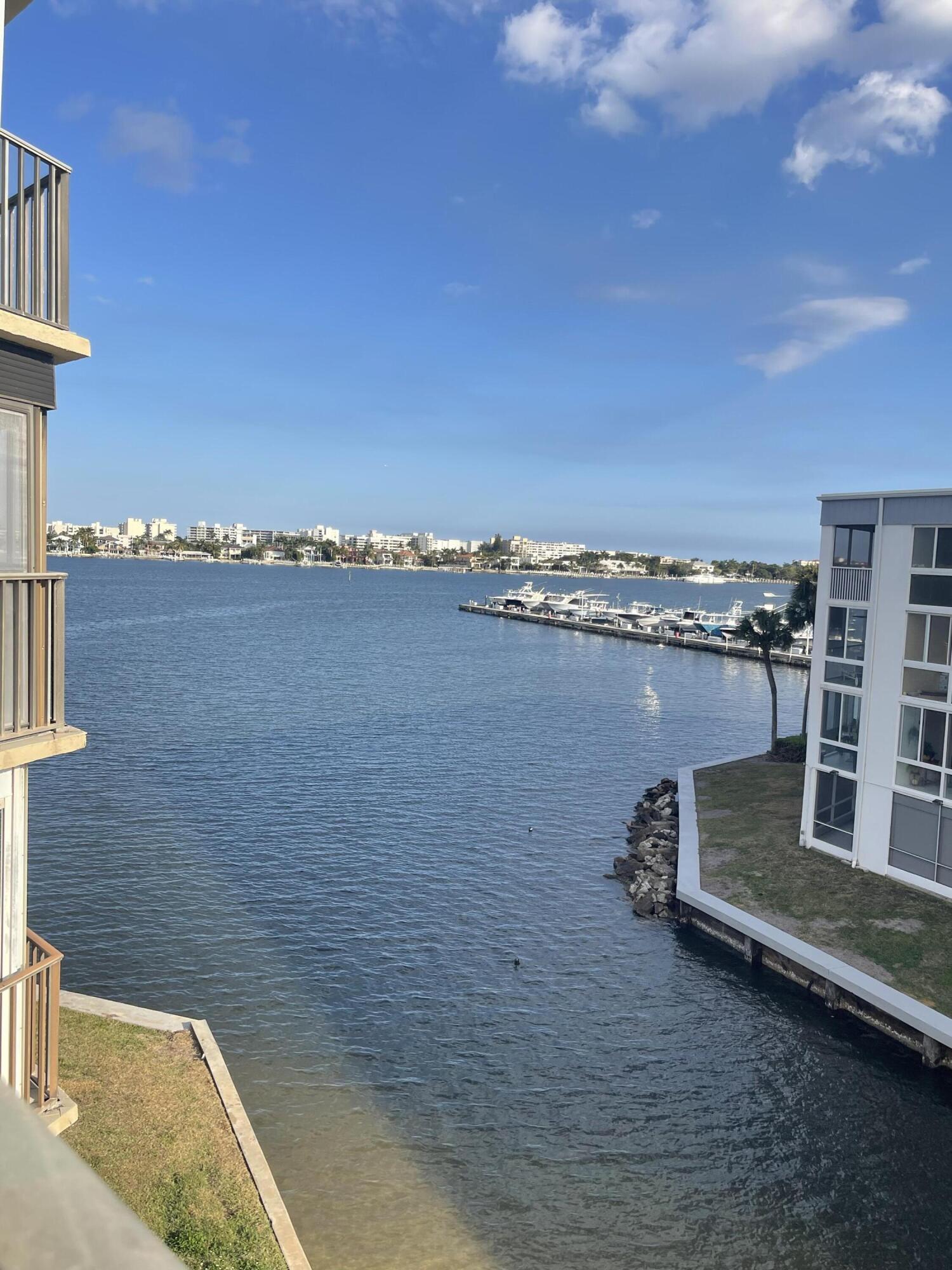 HIDDEN HARBOUR OF THE PALM BEACHES COND DECL FILED - Residential Lease