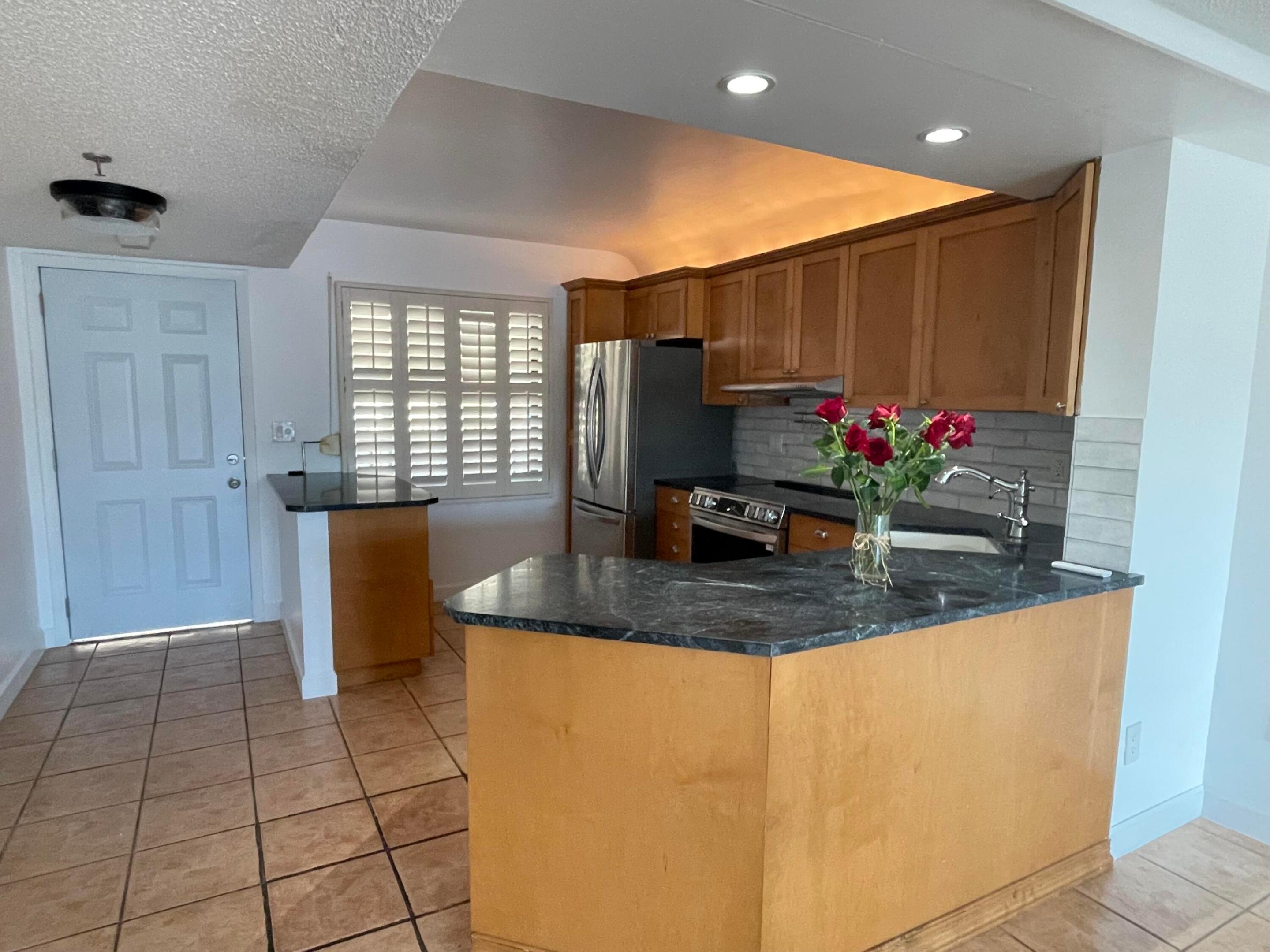 HIDDEN HARBOUR OF THE PALM BEACHES COND DECL FILED - Residential Lease