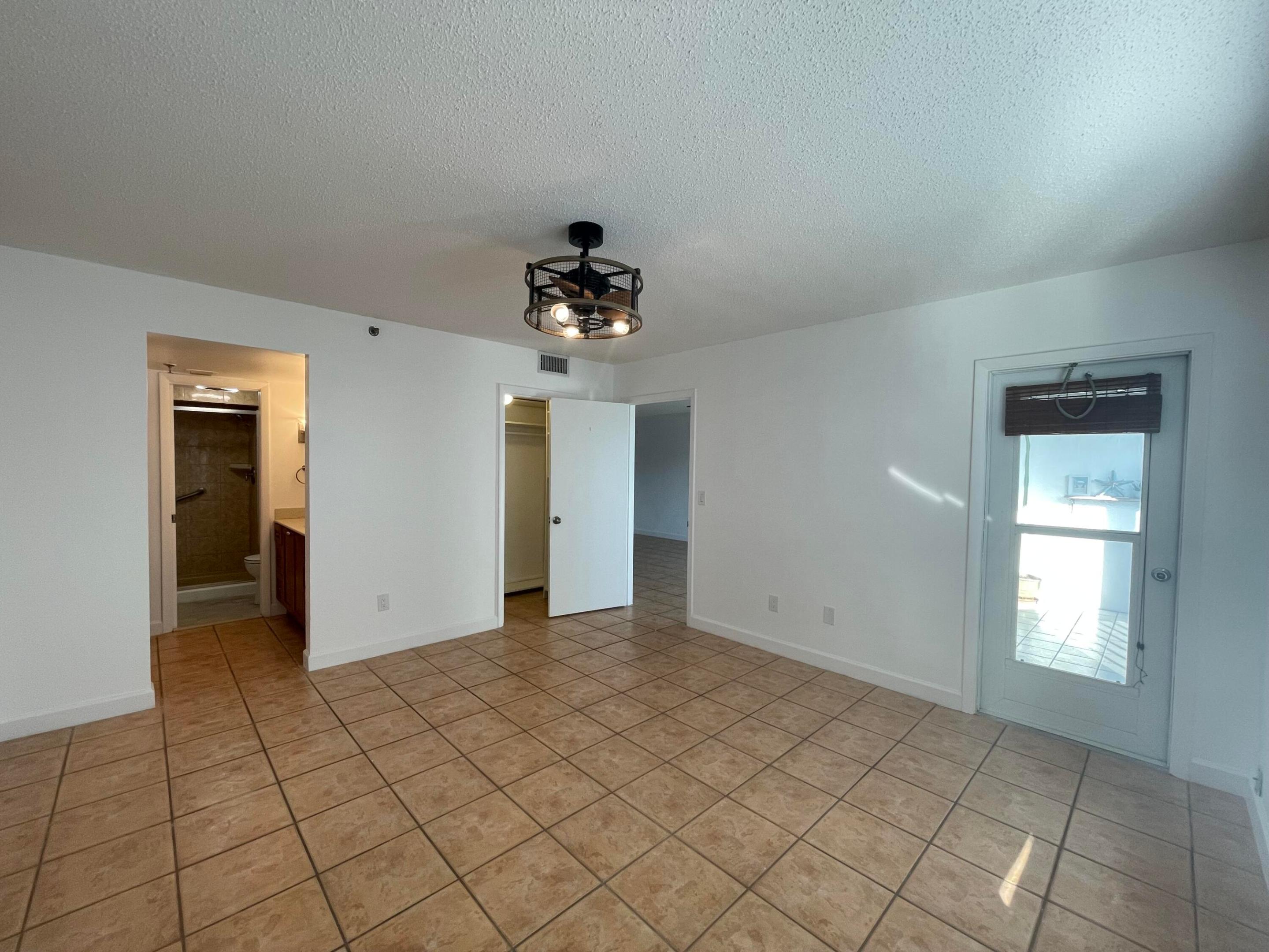 HIDDEN HARBOUR OF THE PALM BEACHES COND DECL FILED - Residential Lease