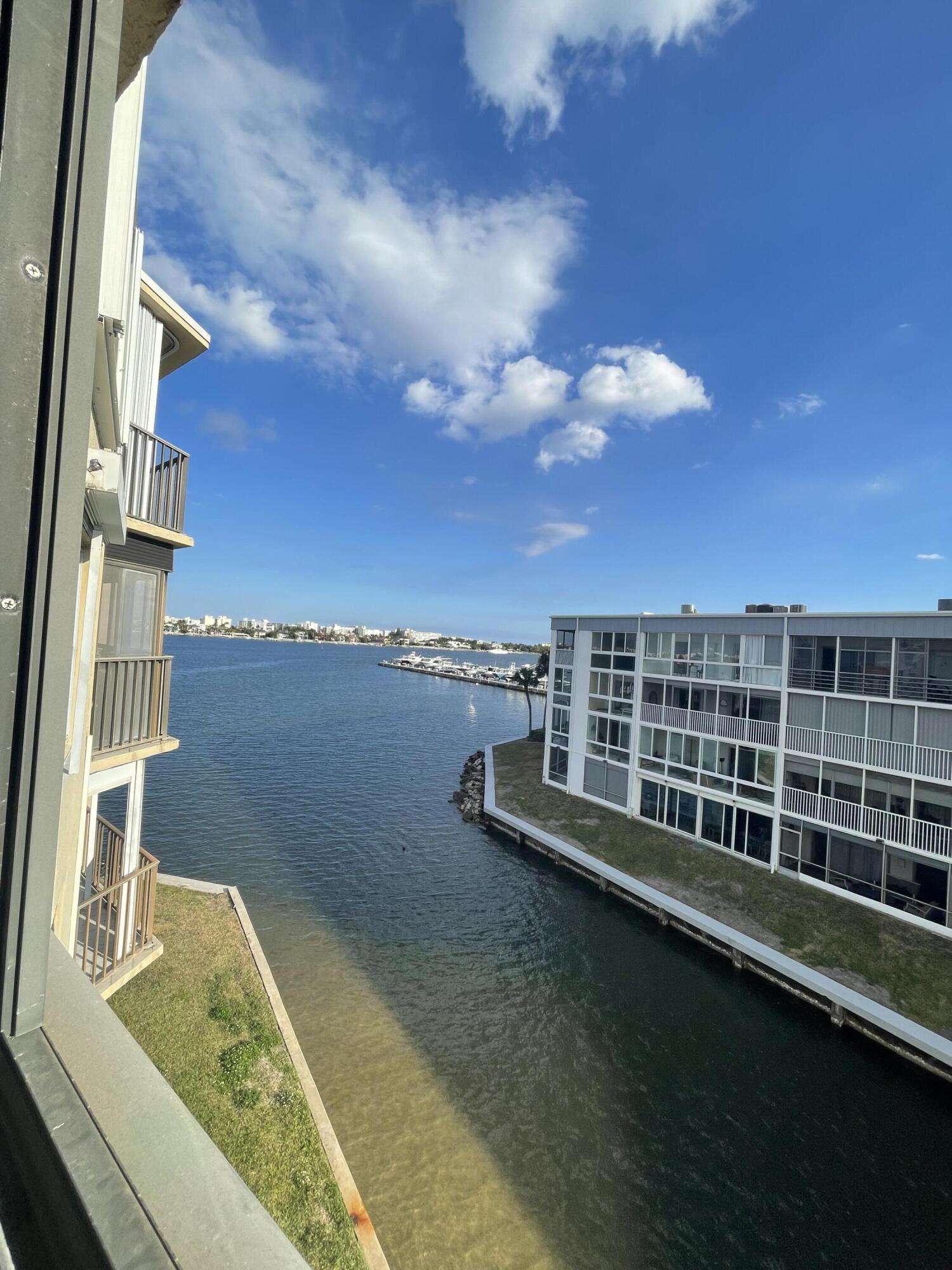 HIDDEN HARBOUR OF THE PALM BEACHES COND DECL FILED - Residential Lease