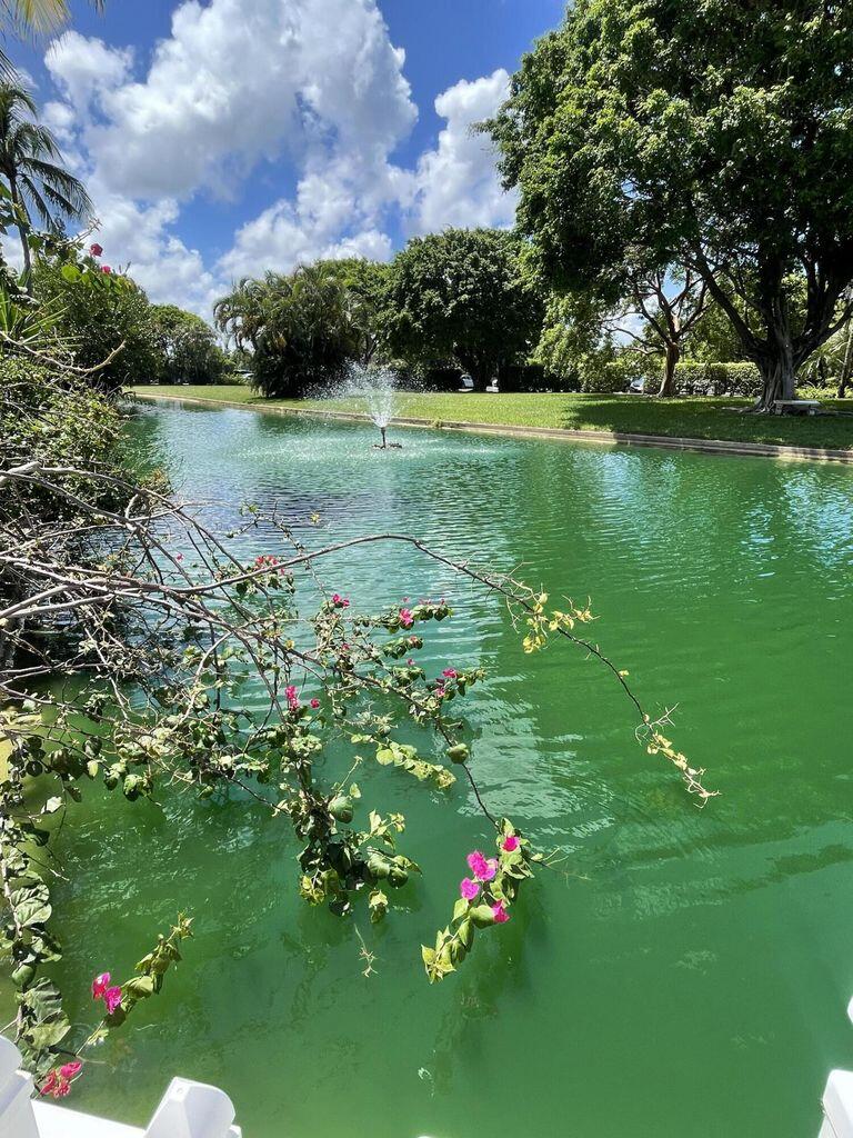 HIDDEN HARBOUR OF THE PALM BEACHES COND DECL FILED - Residential Lease