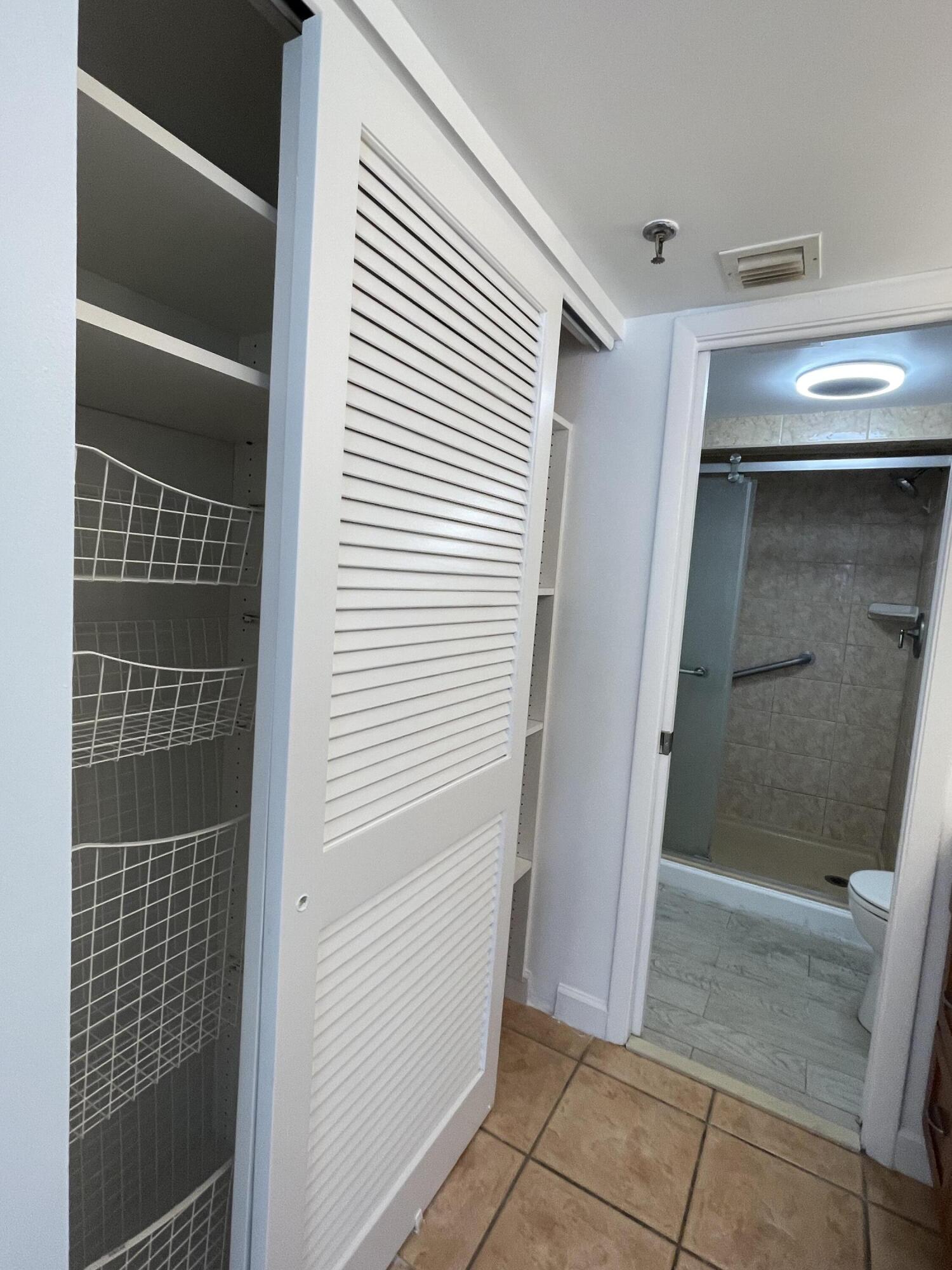 HIDDEN HARBOUR OF THE PALM BEACHES COND DECL FILED - Residential Lease