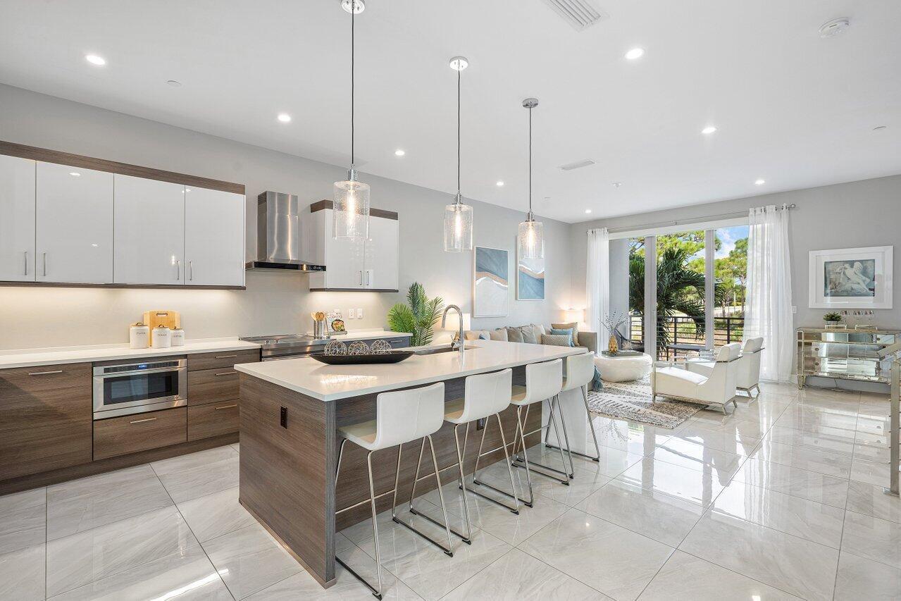 SPANISH RIVER TOWNHOMES/m - Residential Lease