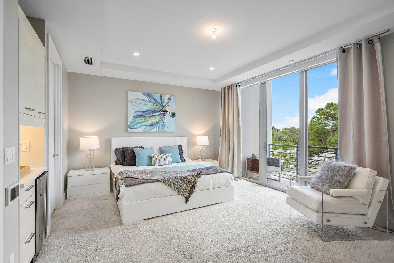 SPANISH RIVER TOWNHOMES/m - Residential Lease