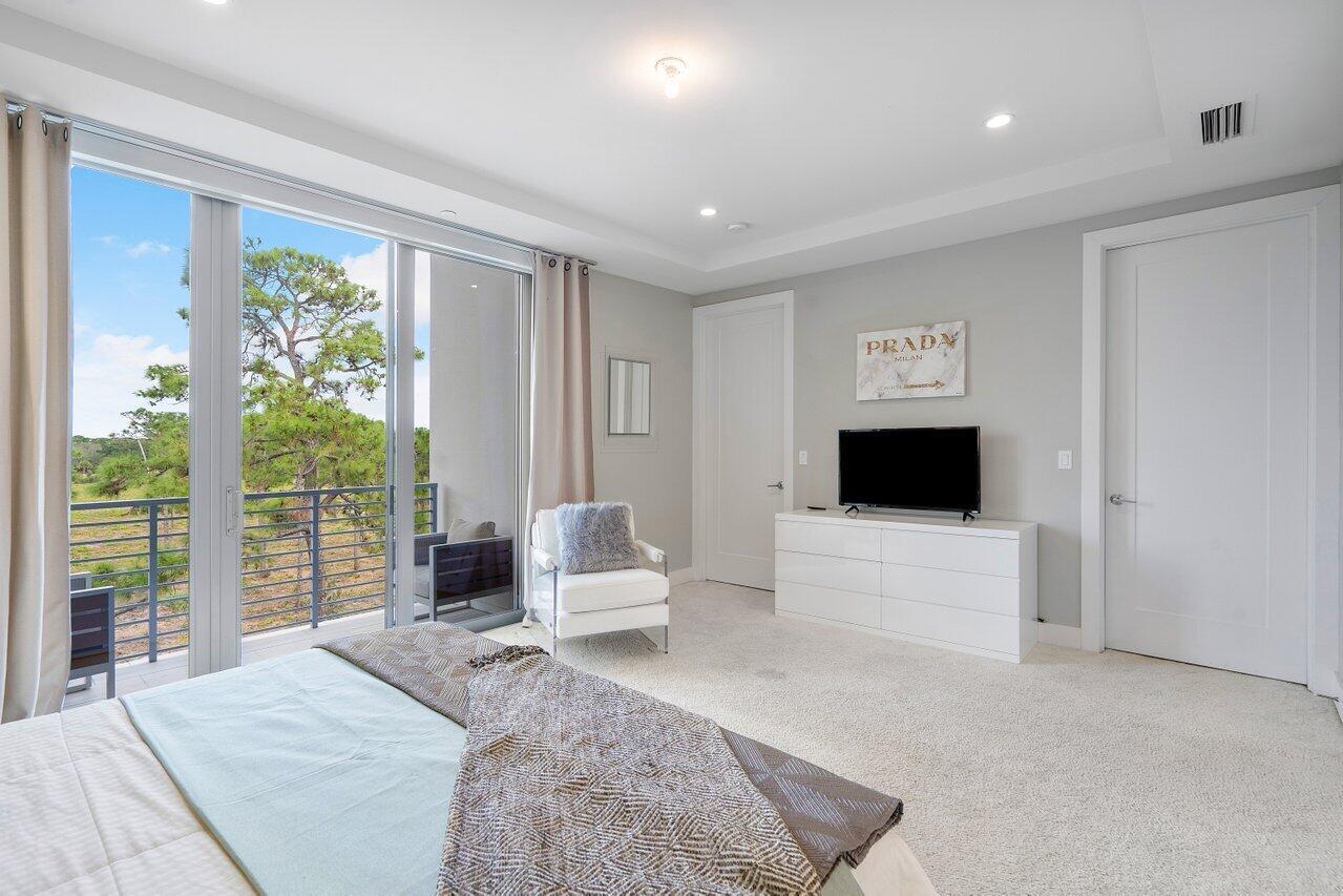 SPANISH RIVER TOWNHOMES/m - Residential Lease