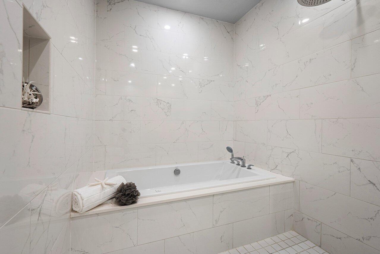 SPANISH RIVER TOWNHOMES/m - Residential Lease