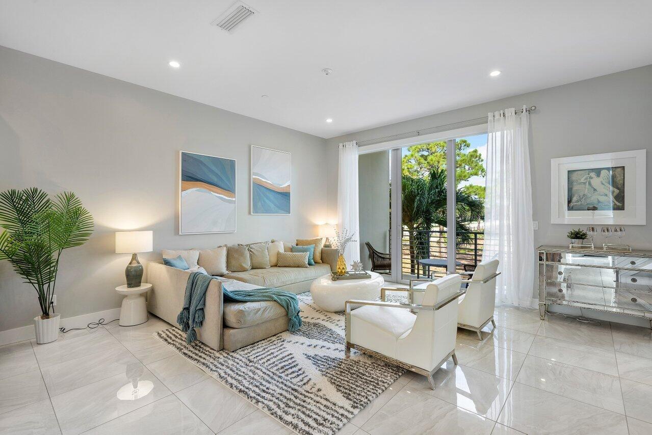 SPANISH RIVER TOWNHOMES/m - Residential Lease