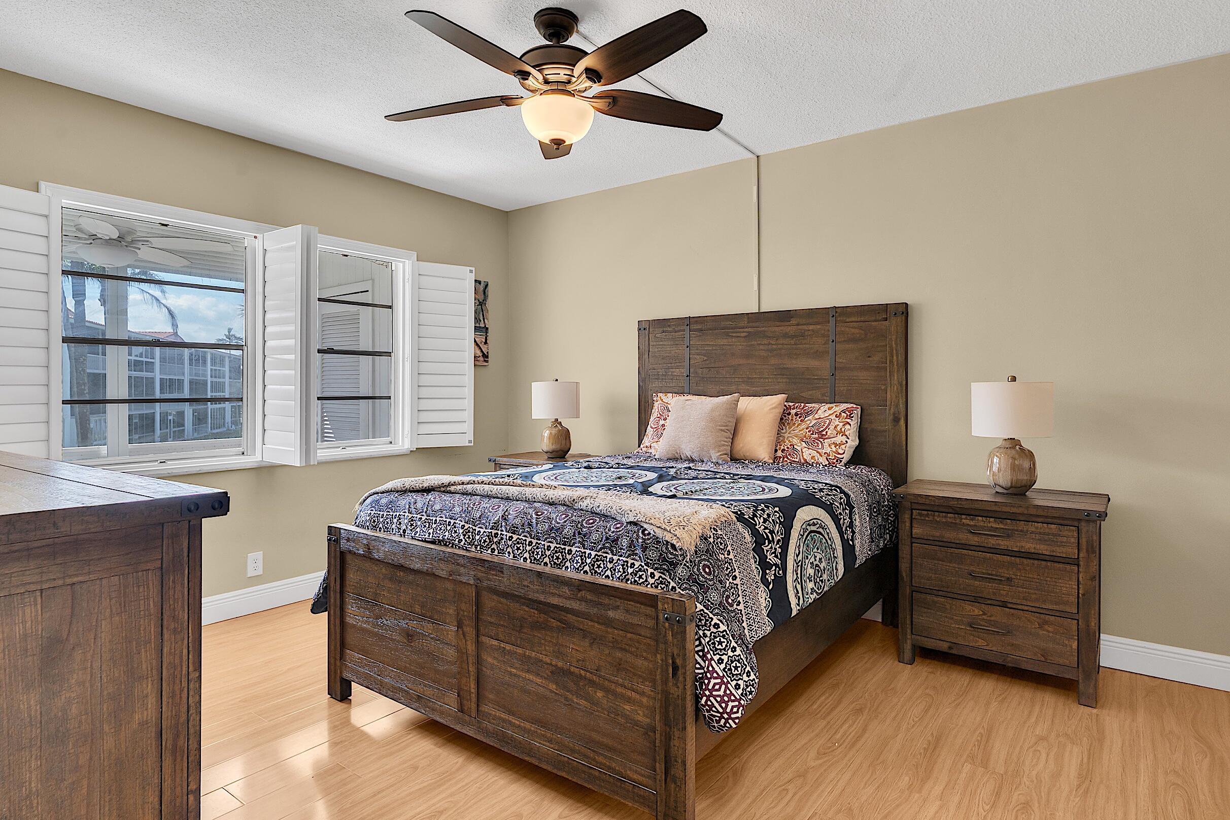 PENTHOUSE NORTH CONDO - Residential