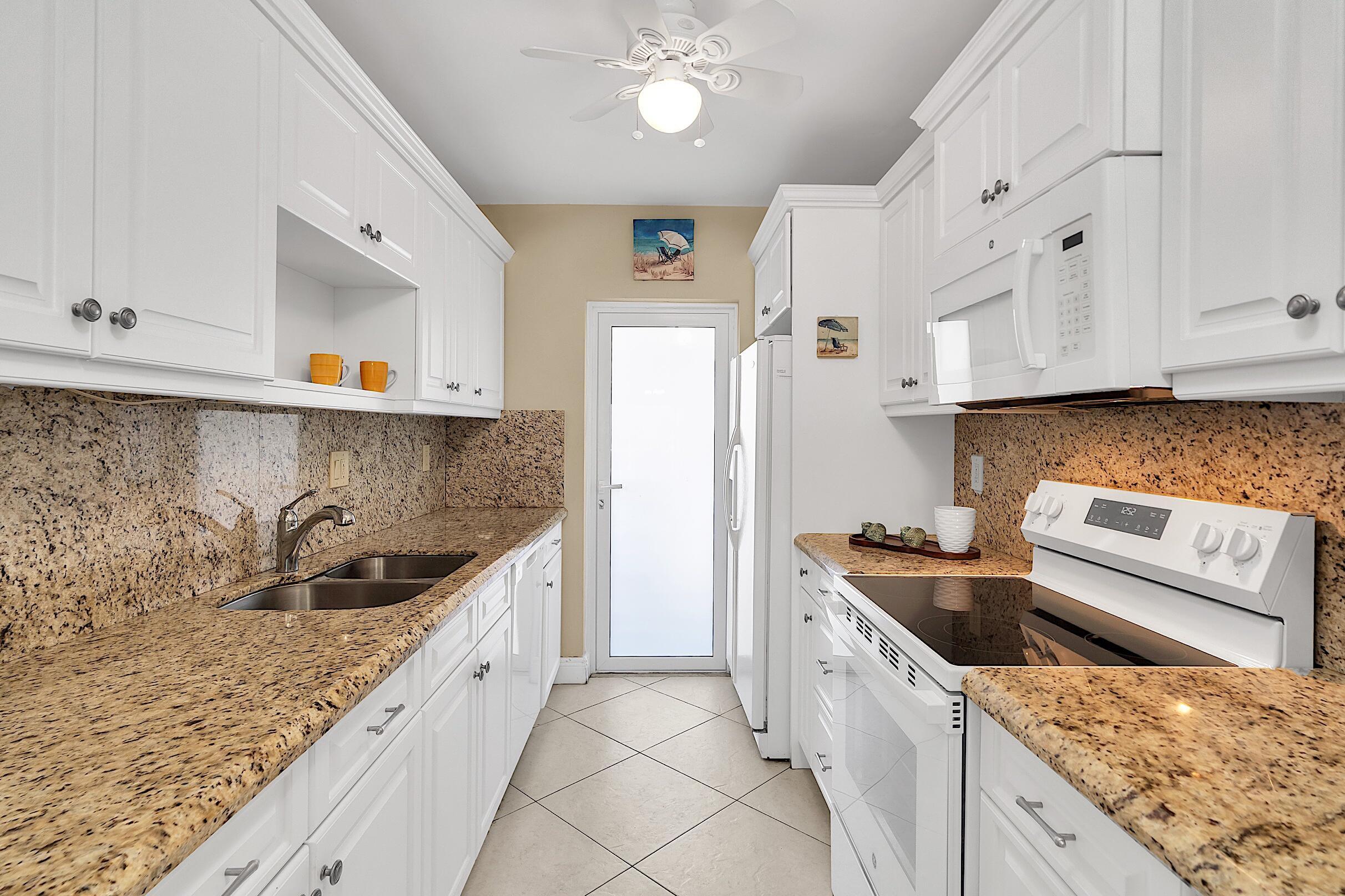 PENTHOUSE NORTH CONDO - Residential