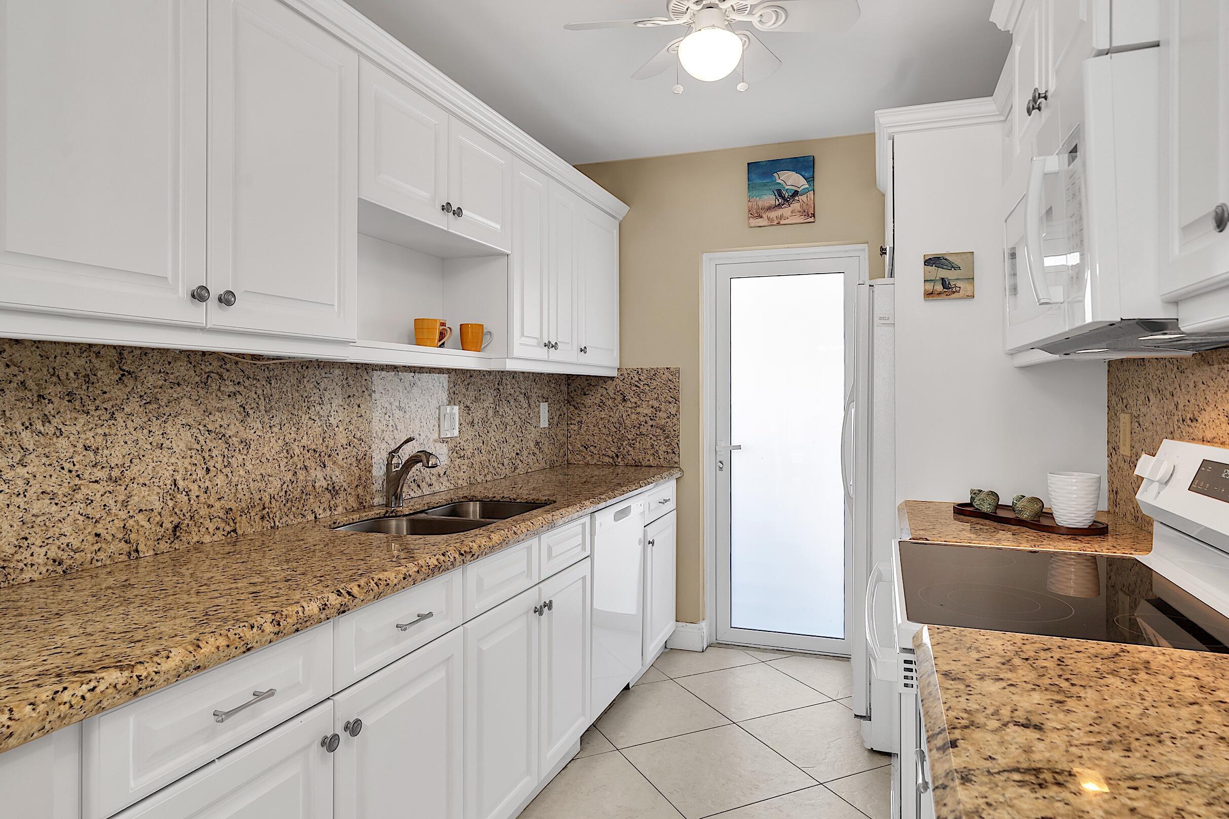 PENTHOUSE NORTH CONDO - Residential