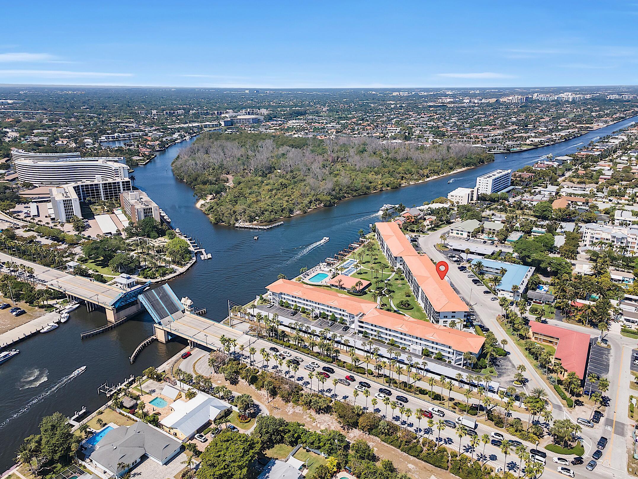 PENTHOUSE NORTH CONDO - Residential