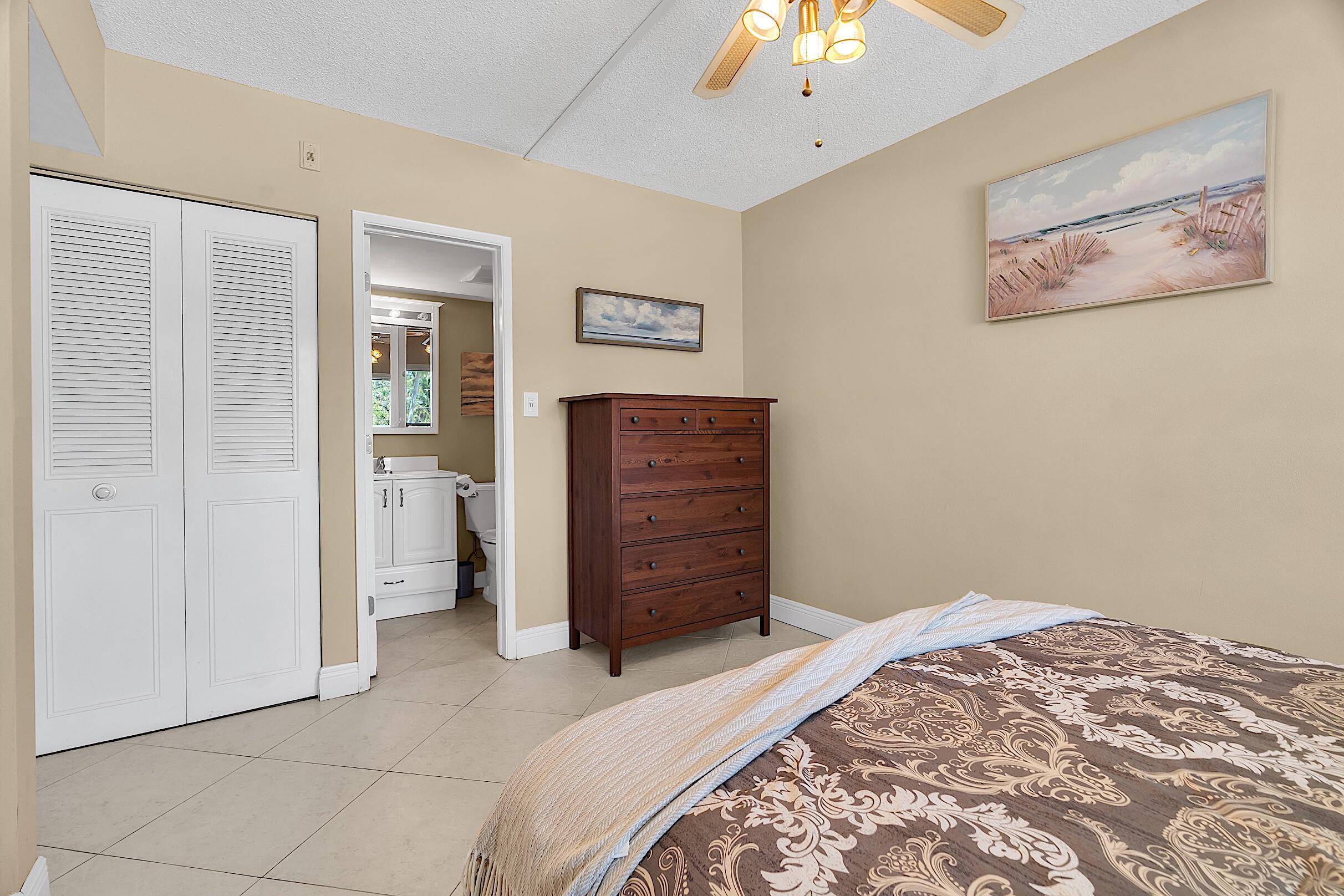 PENTHOUSE NORTH CONDO - Residential