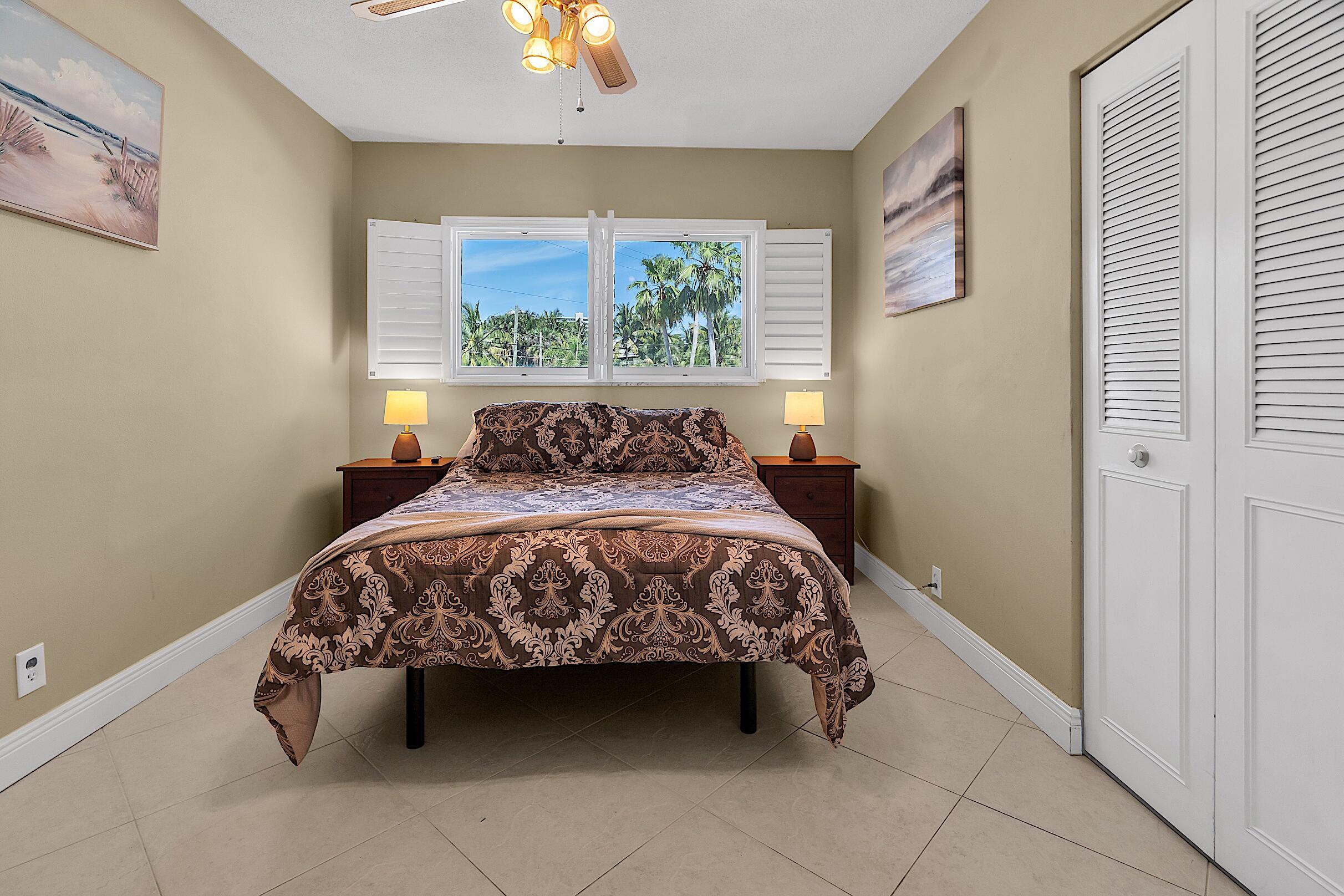 PENTHOUSE NORTH CONDO - Residential