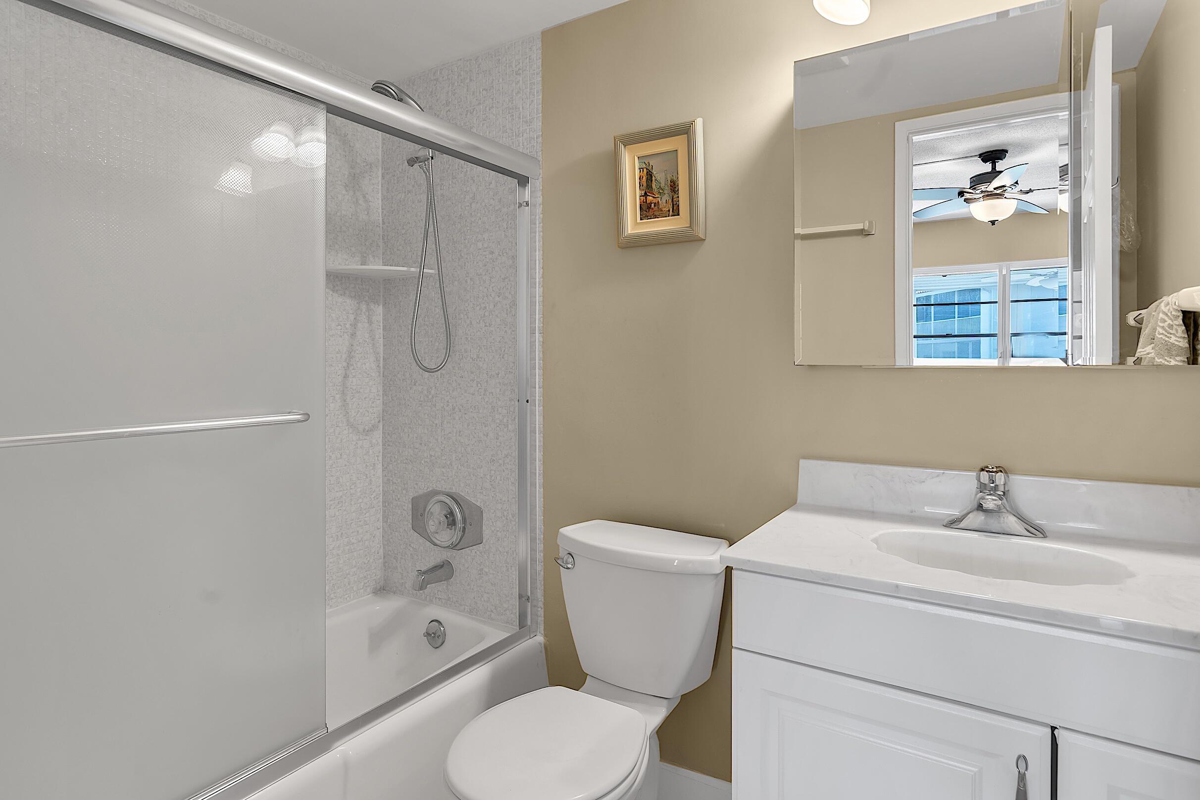 PENTHOUSE NORTH CONDO - Residential