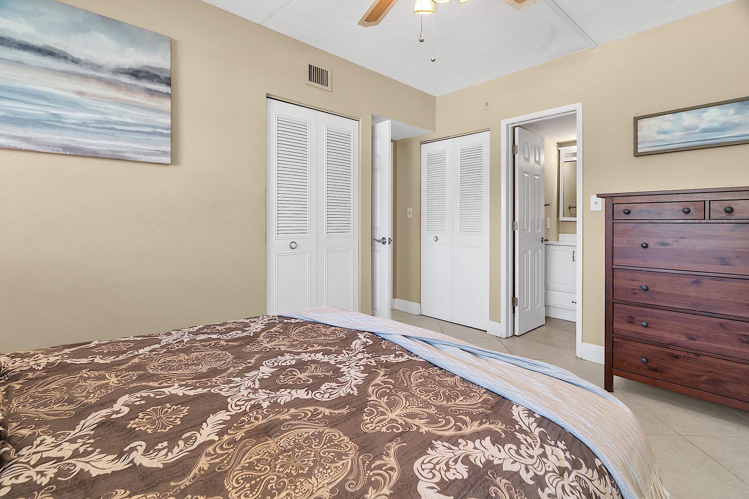 PENTHOUSE NORTH CONDO - Residential