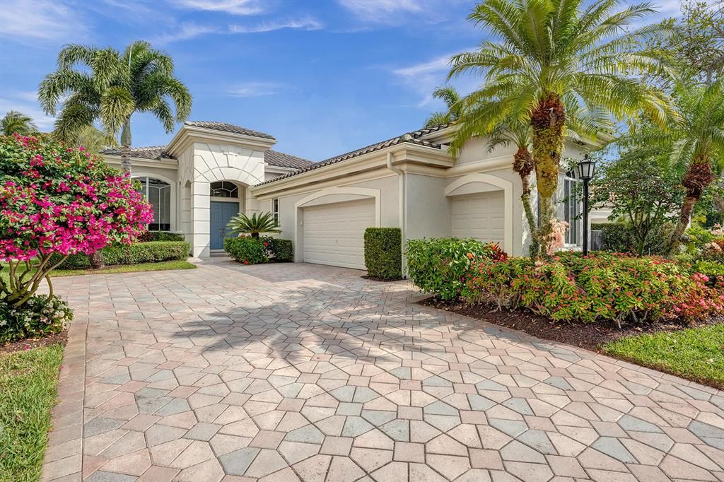 Photo of 255 Isle Way, Palm Beach Gardens, FL 33418 (MLS # R10873571)