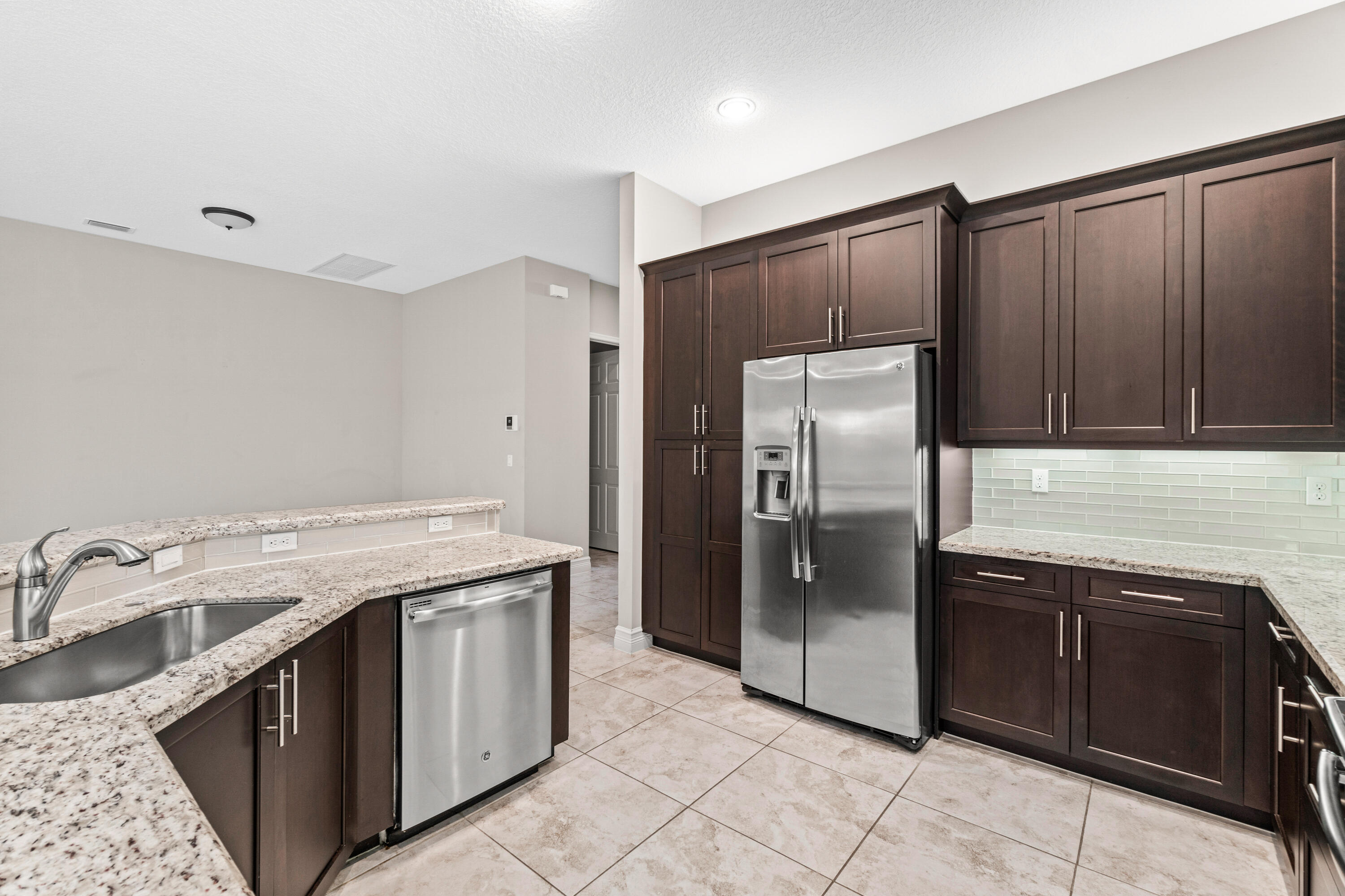 Valencia Cove - Residential Lease