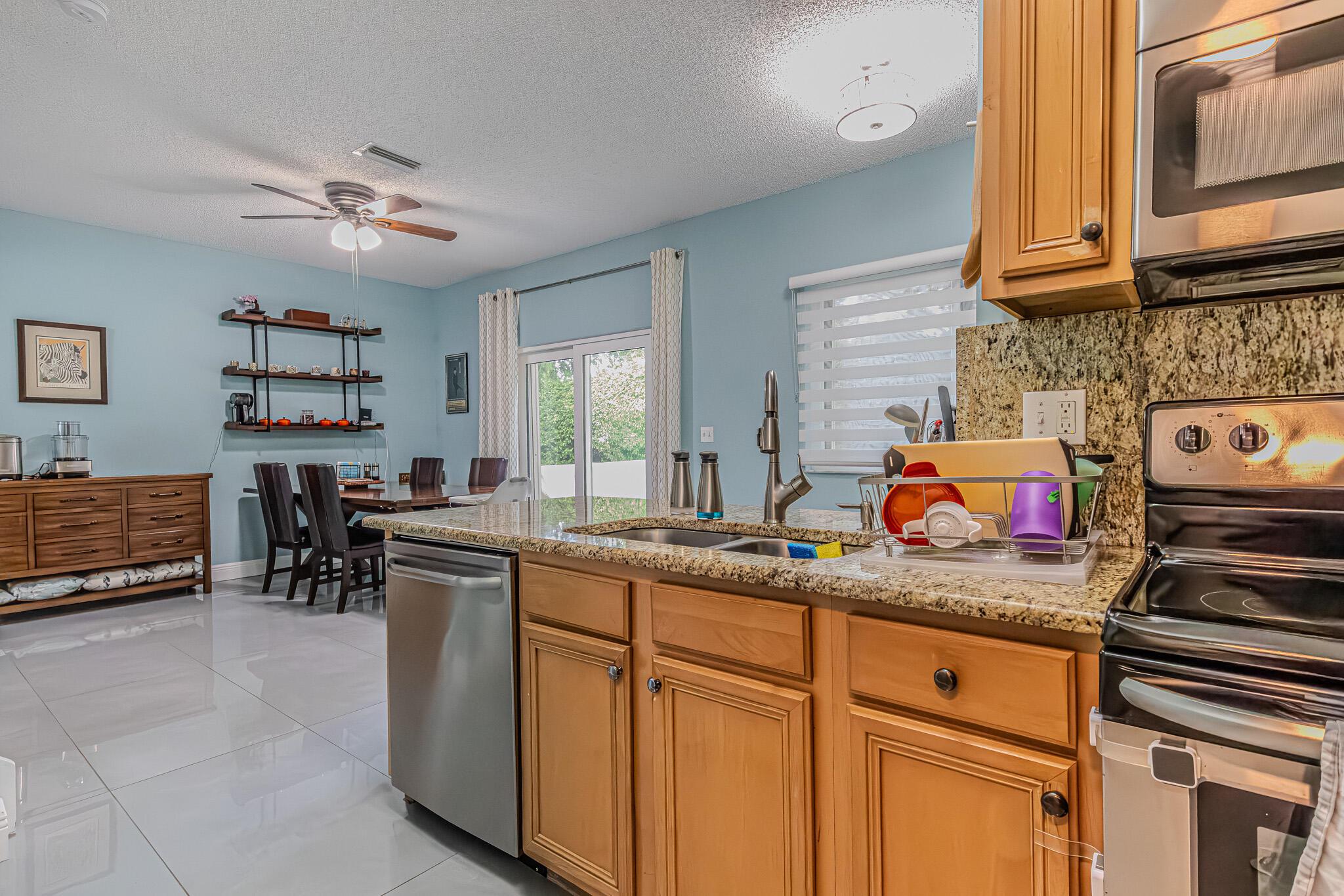 LAGO VISTA AT COCONUT CRE - Residential
