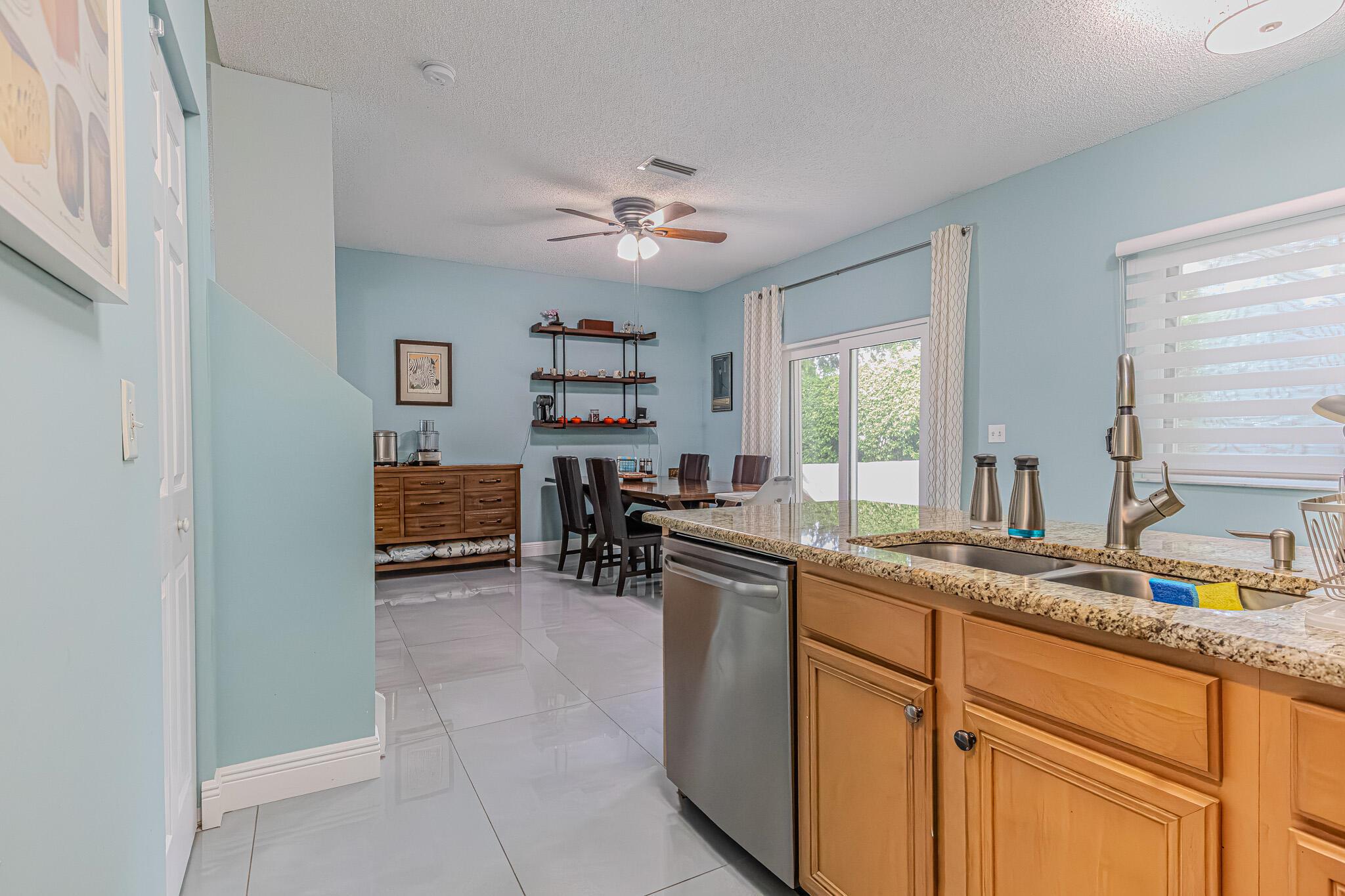 LAGO VISTA AT COCONUT CRE - Residential