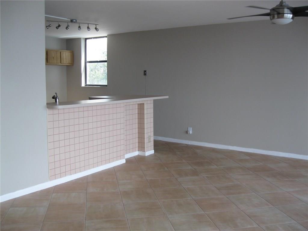 Lake Emerald - Residential