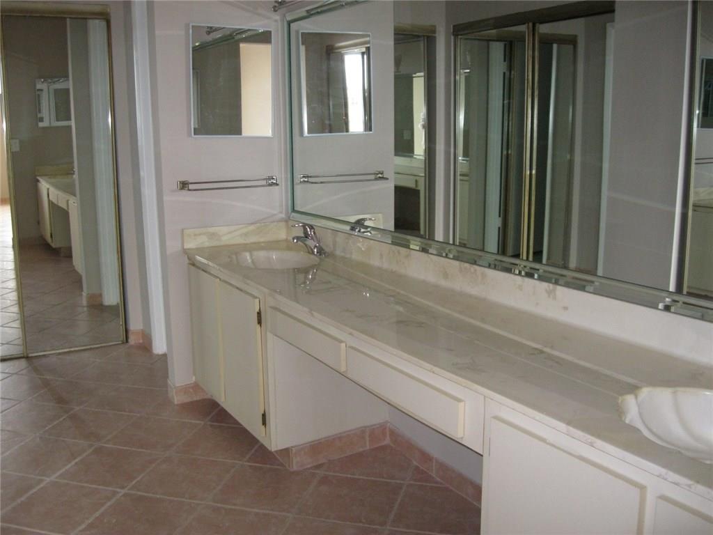 Lake Emerald - Residential