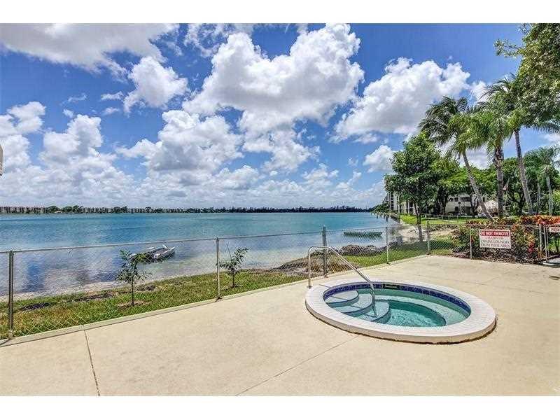 Lake Emerald - Residential