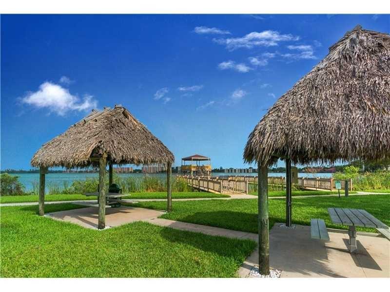 Lake Emerald - Residential