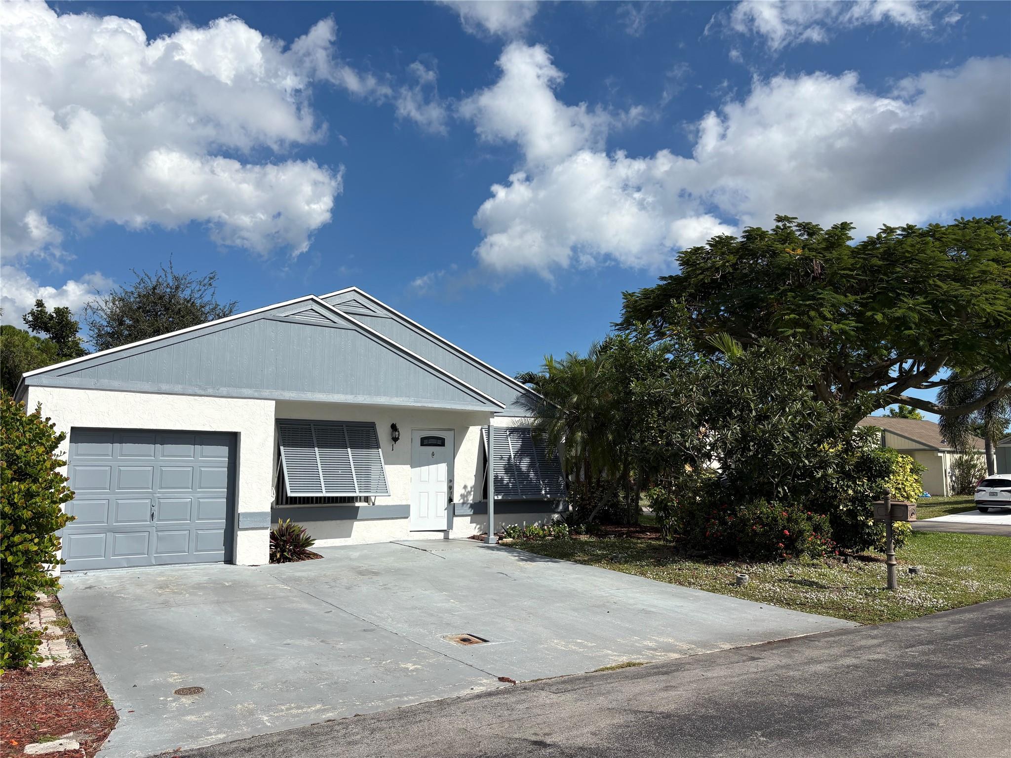 Boynton Lakes 04 - Residential Lease