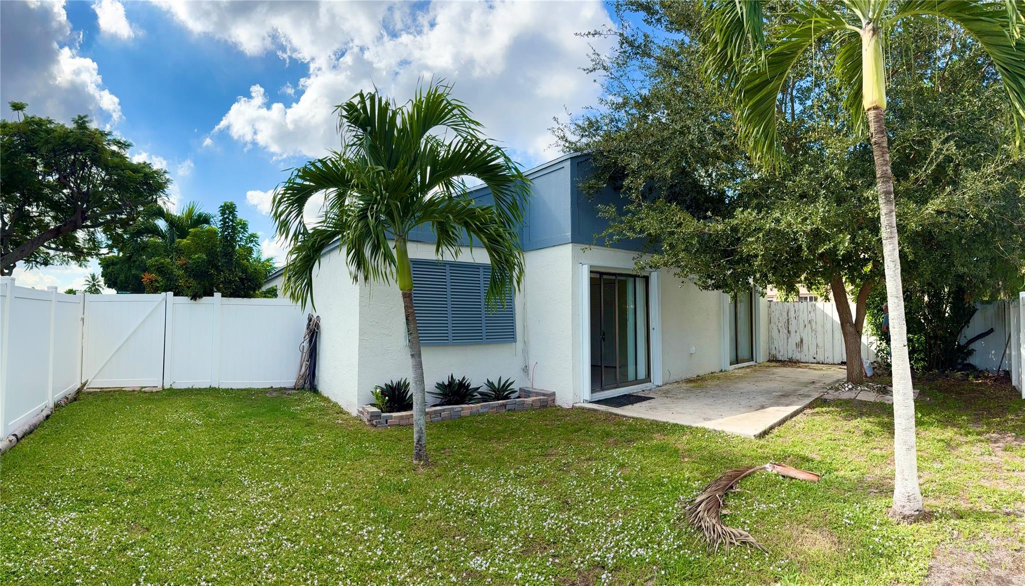 Boynton Lakes 04 - Residential Lease