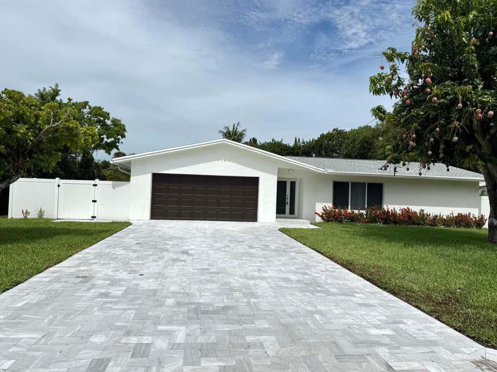 Photo of 1101 NW 5TH Avenue, Boca Raton, FL 33432 (MLS # B26067292)