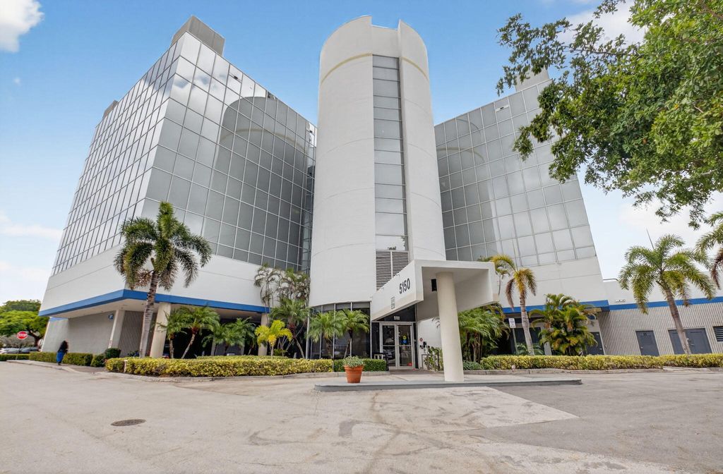 Photo of 5150 Linton Boulevard #405, Delray Beach, FL 33484 (MLS # R11155067)