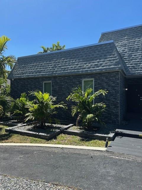 1129 W Cypress Dr