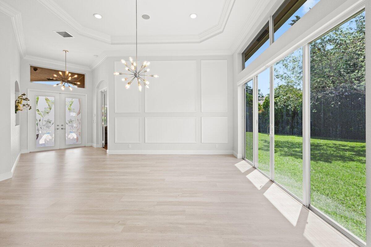 2933 E Fontana Court
